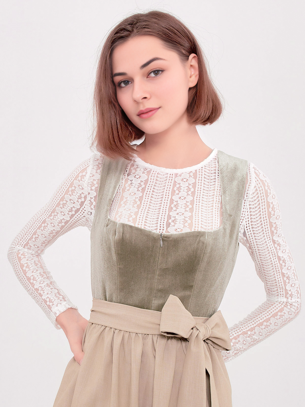 Hellblaues Dirndl mit modernem Schnitt