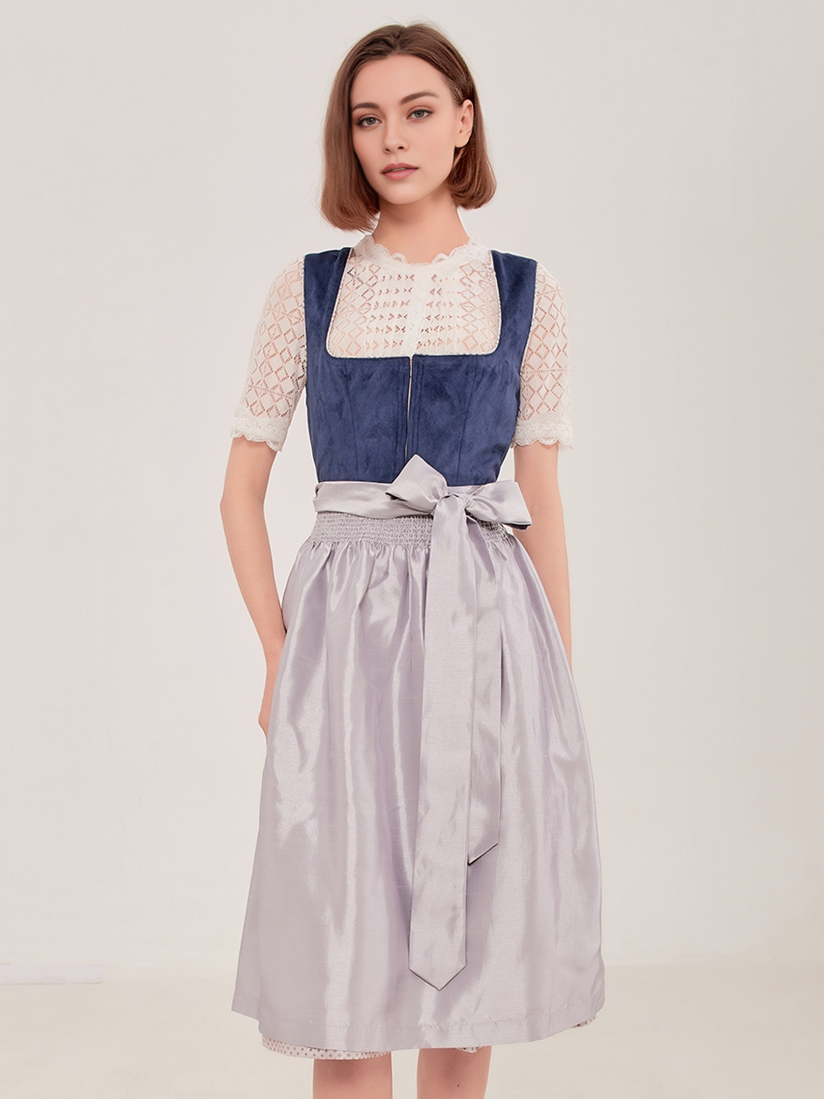 Klassisches Samt-Dirndl in Blau