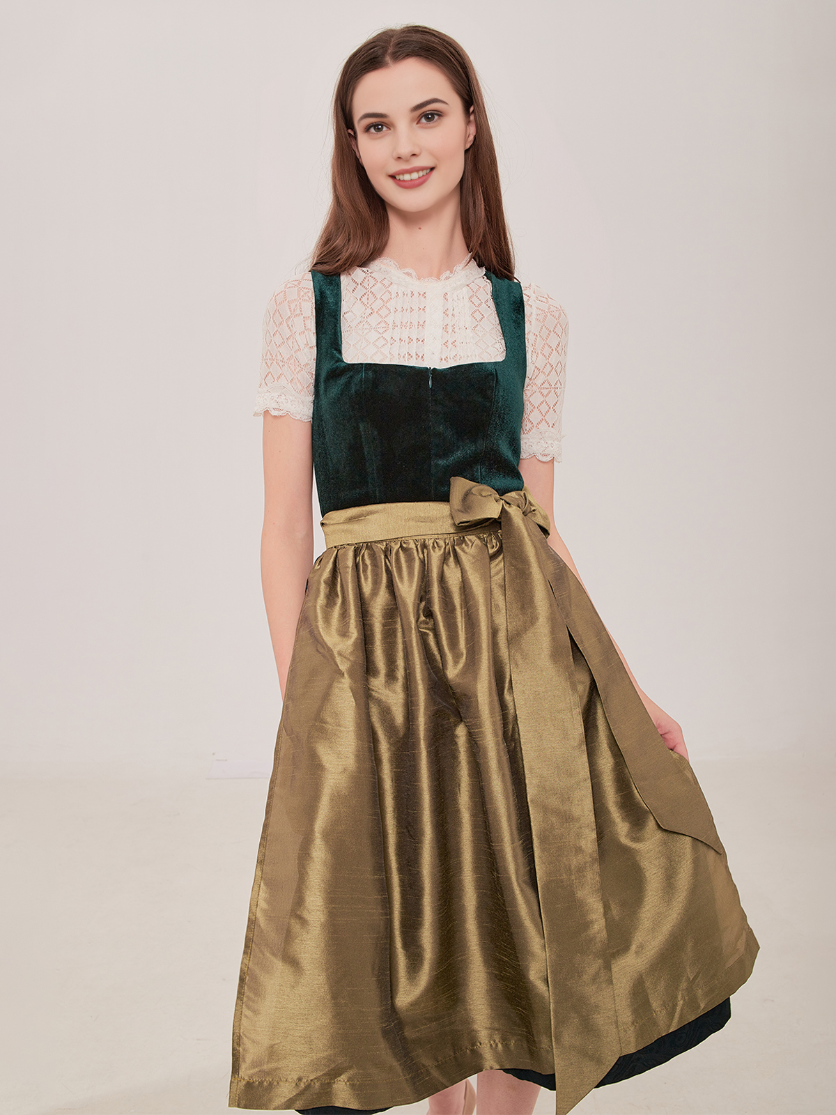Dirndl Bluse 2024 in Grün