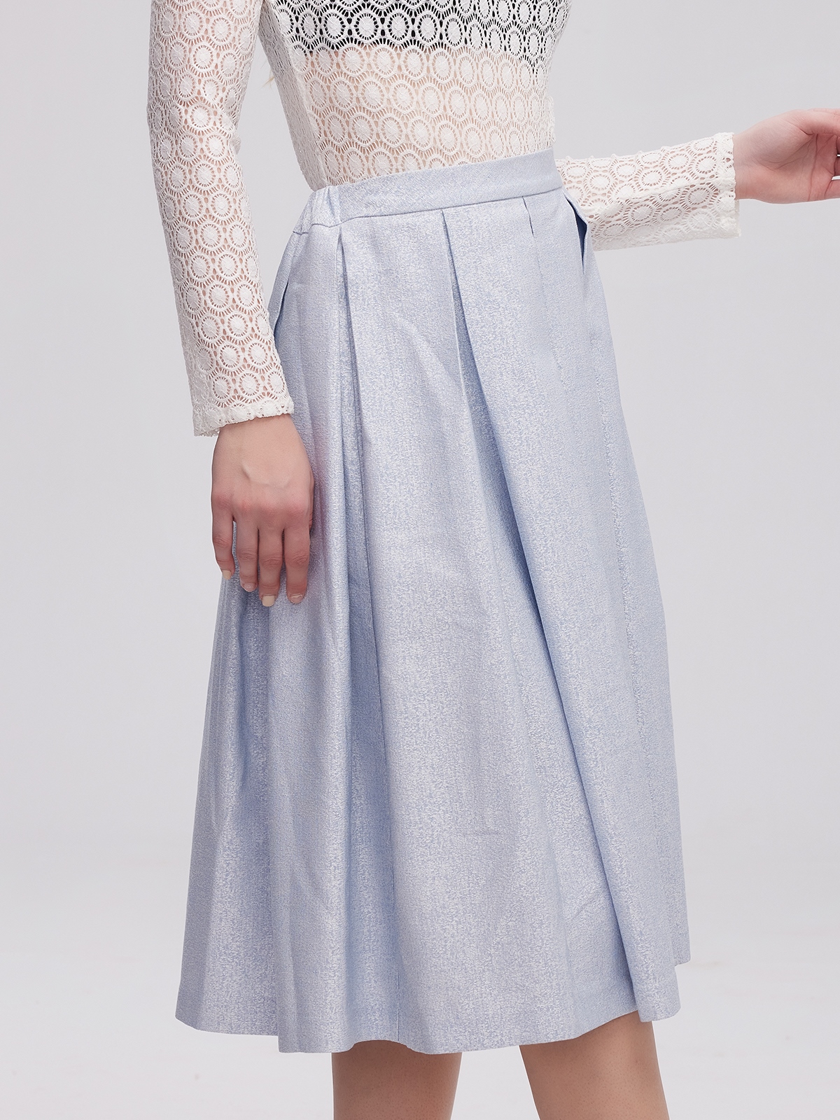 Elegantes hellblaues Dirndl aus dem Stolz Online Shop