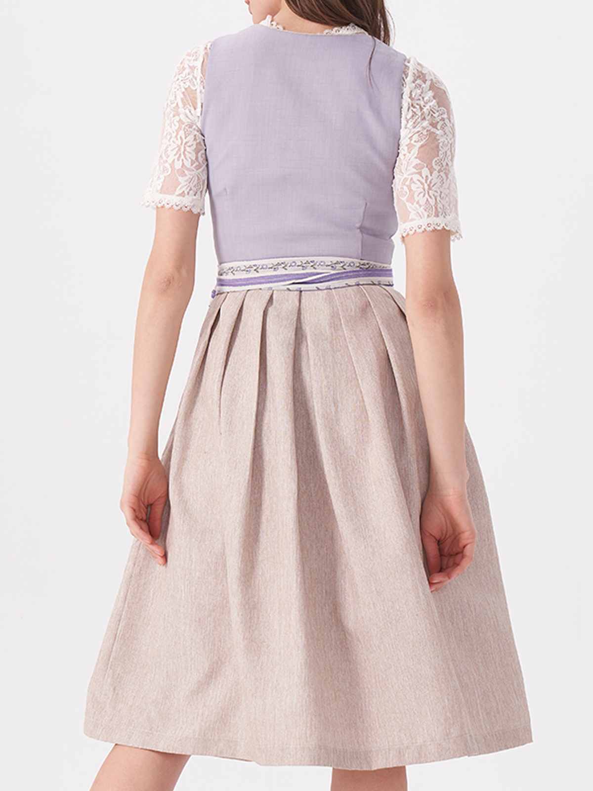 Dirndl in Lila – feminin und stilvoll