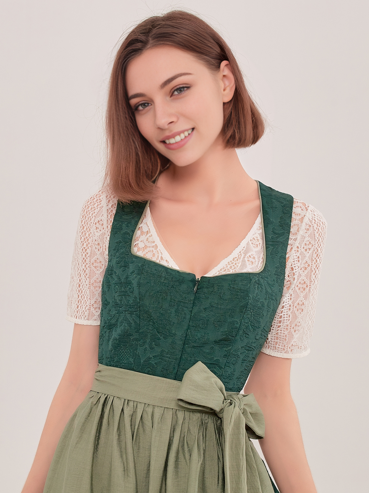 Modernes Dirndl in Grün