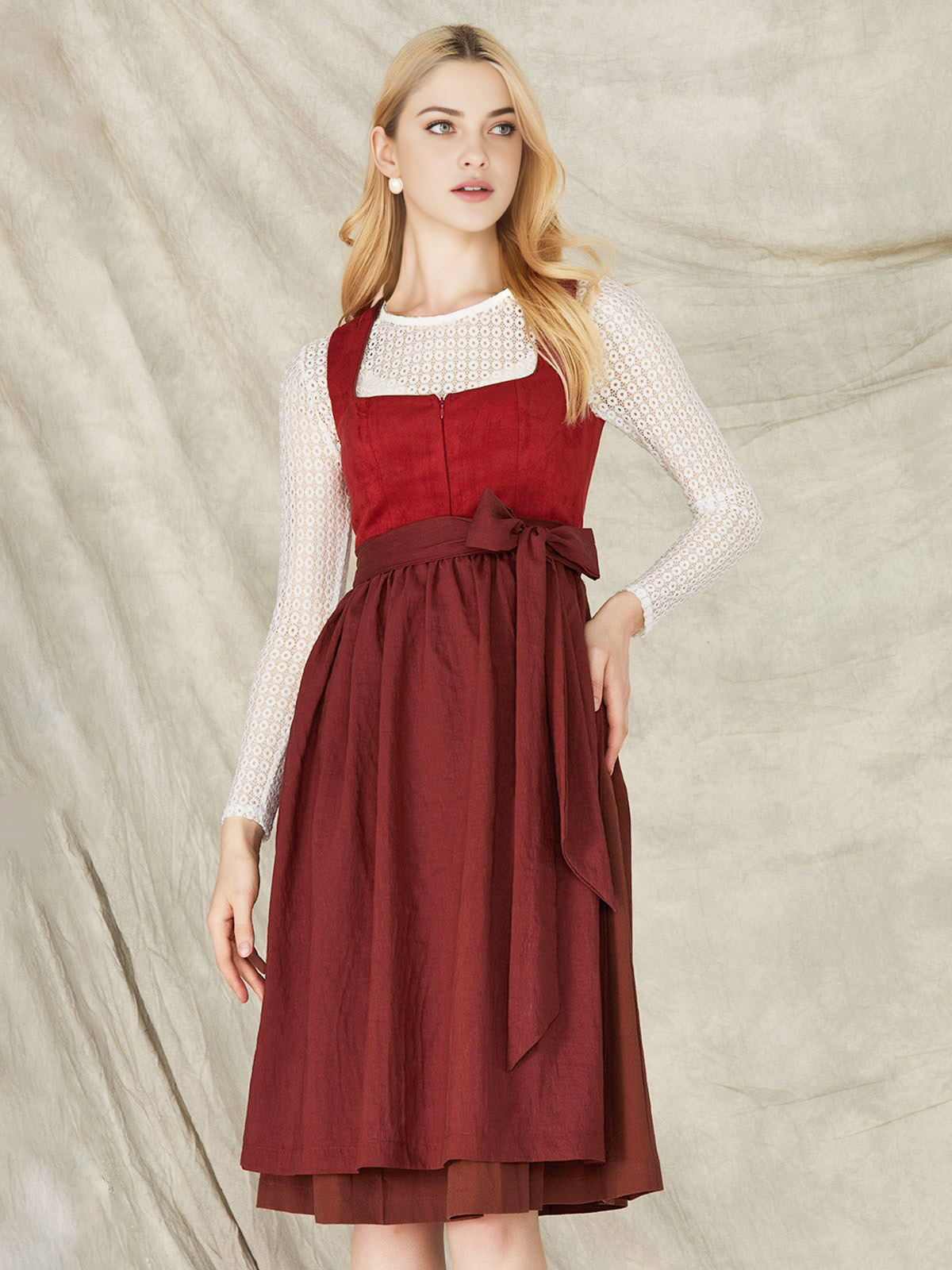 Modernes Dirndl in Rot