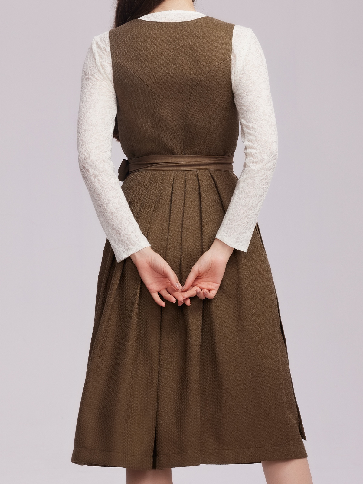 SamtDirndl in Grün – eine Alternative für Naturliebhaber