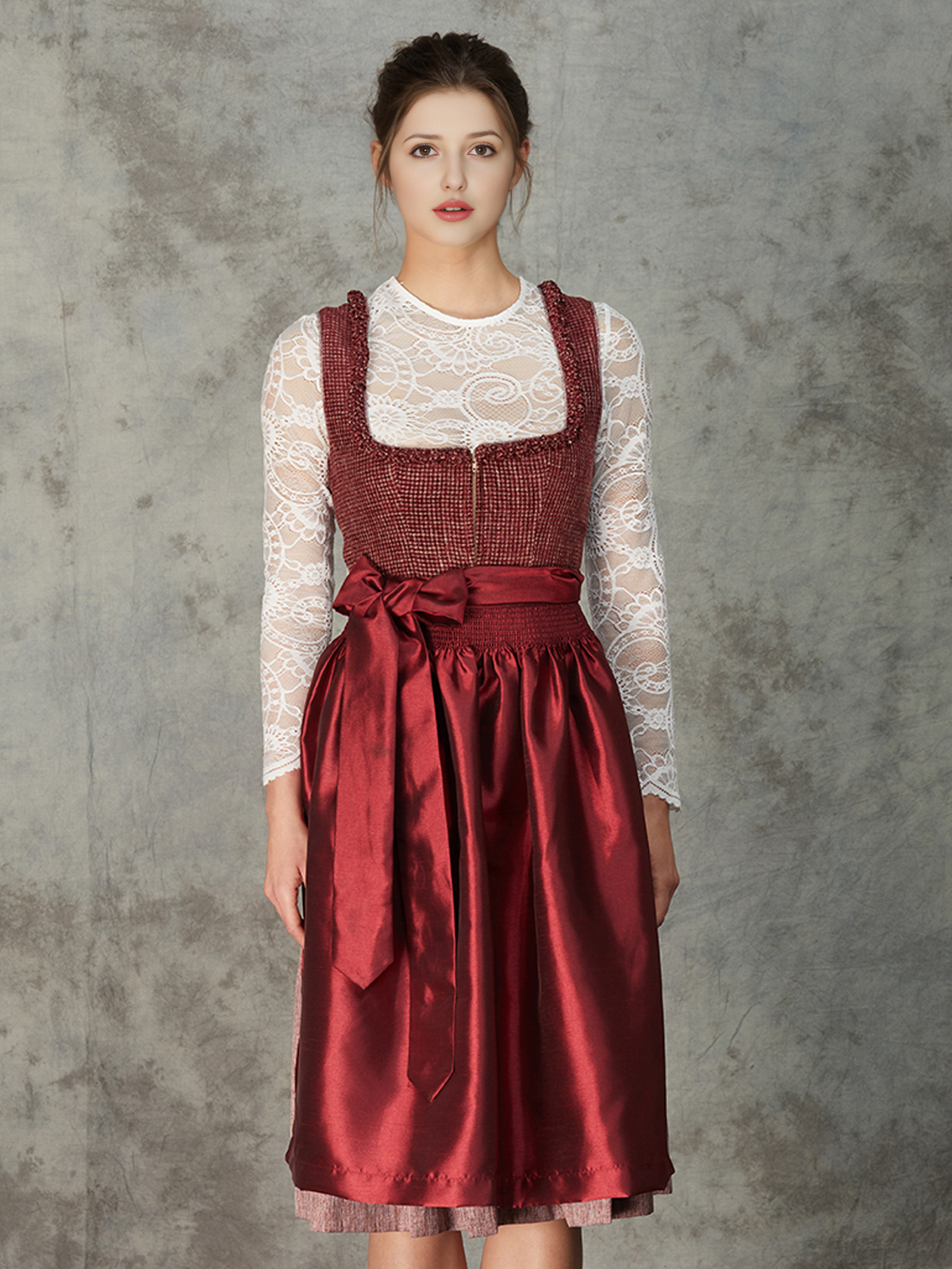 Ehreer Dirndl in Rot
