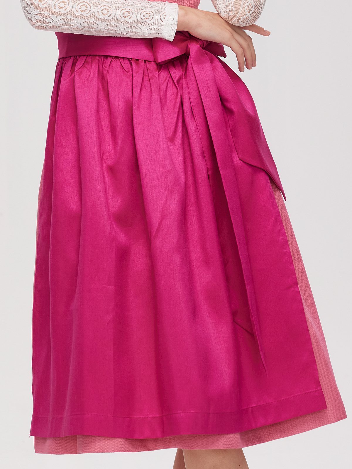 Dirndl Samt Rot in eleganter Ausführung
