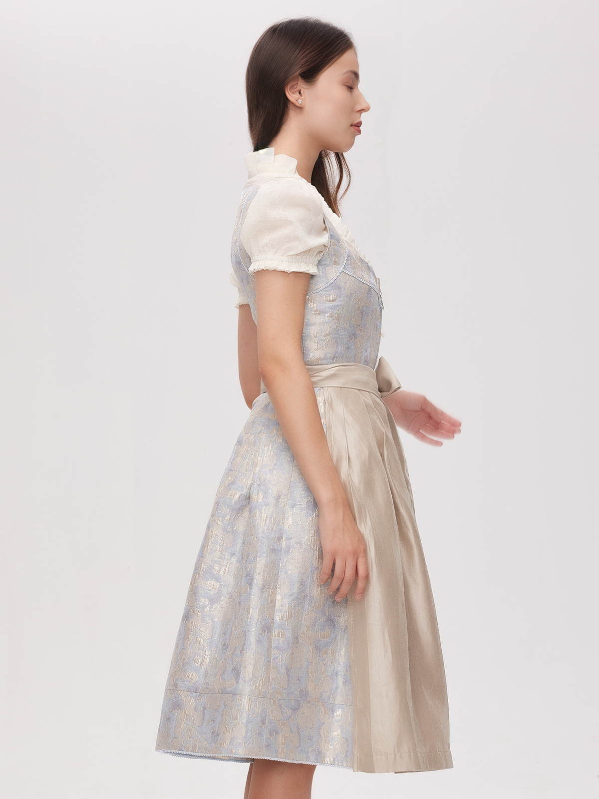 Dirndl mit Samt in Blau